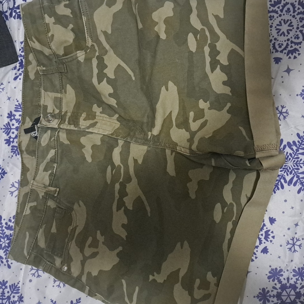 Camo Shorts 18 CS